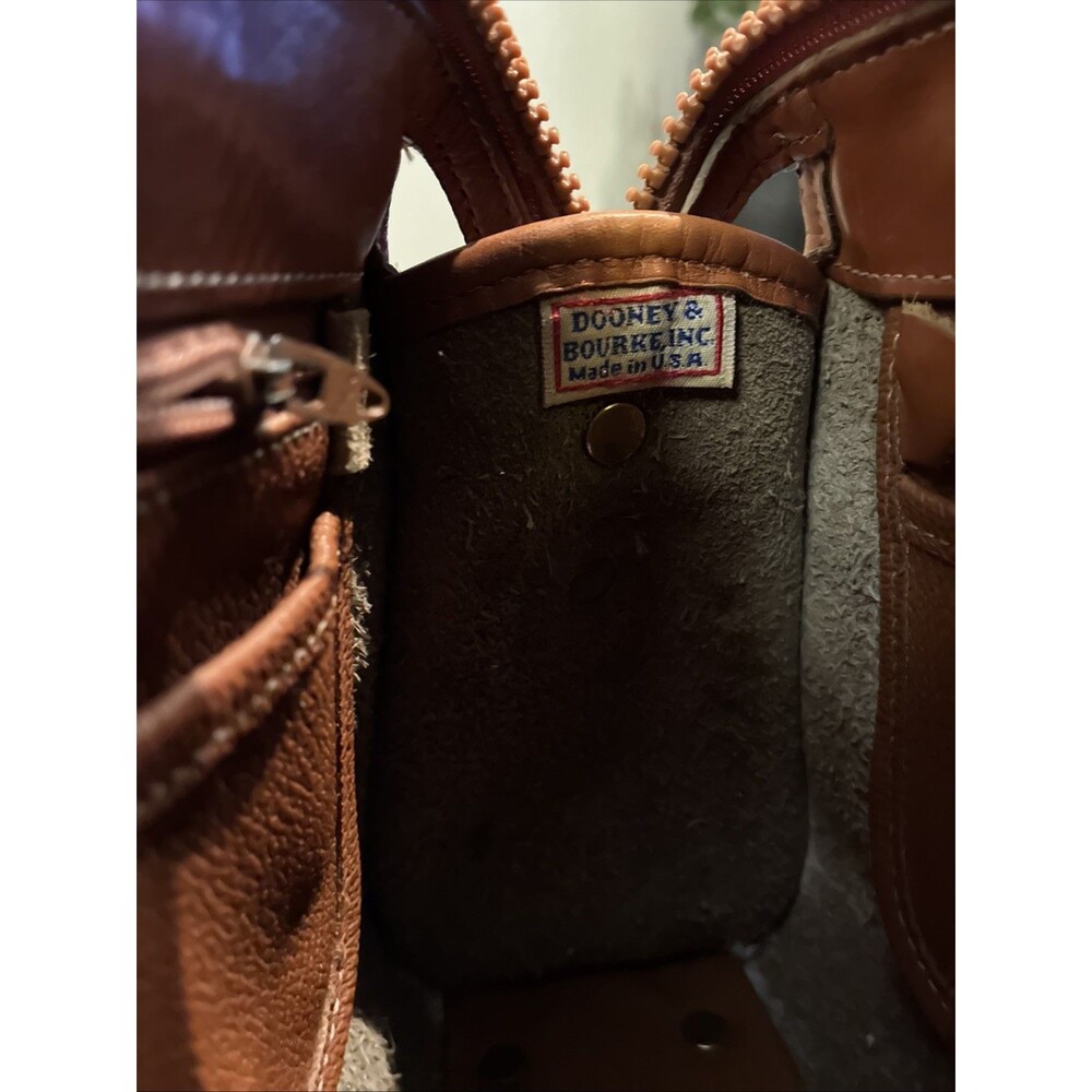 Vintage Dooney Bourke USA Pebbled Leather Crossbody Bag Purse All Weather Taupe - Picture 11 of 16